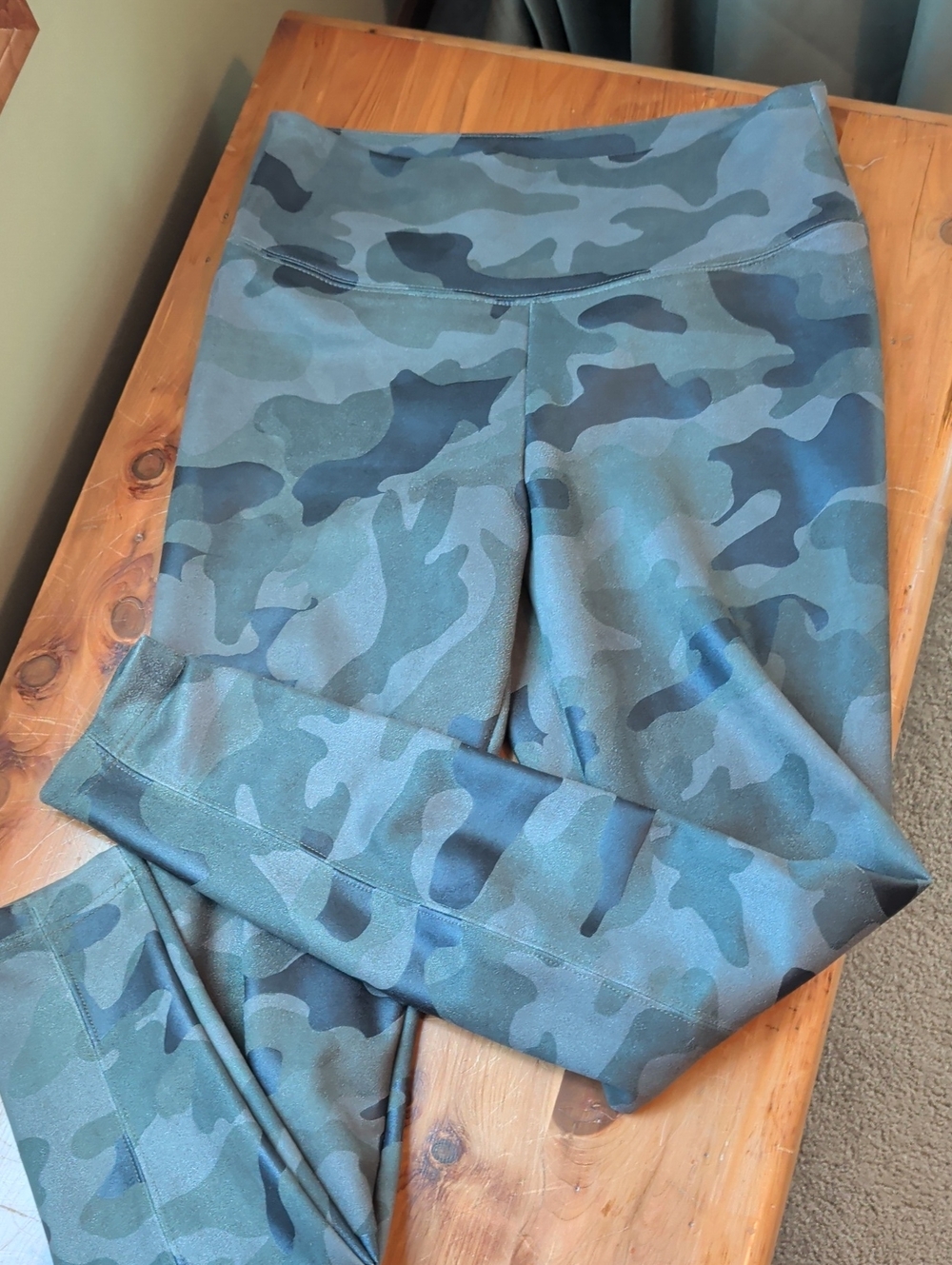 WHBM Camo Legging